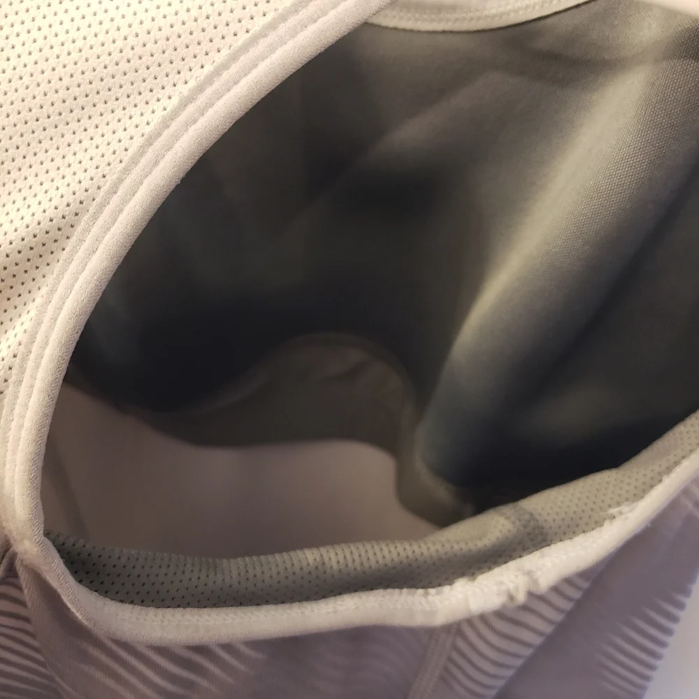 Nike Dri-Fit Razor Back Tank with Built in Bra Size L - Picture 5 of 6